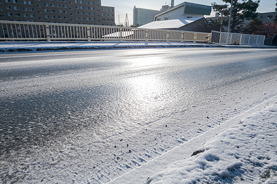 ミラーバーン（鏡面圧雪）