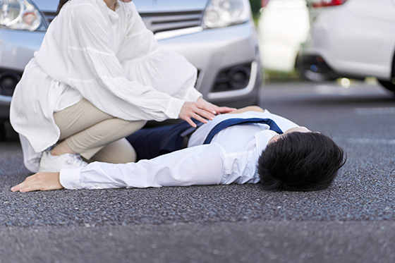 接触事故とは運転中にほかの車や人、物と接触する交通事故のこと