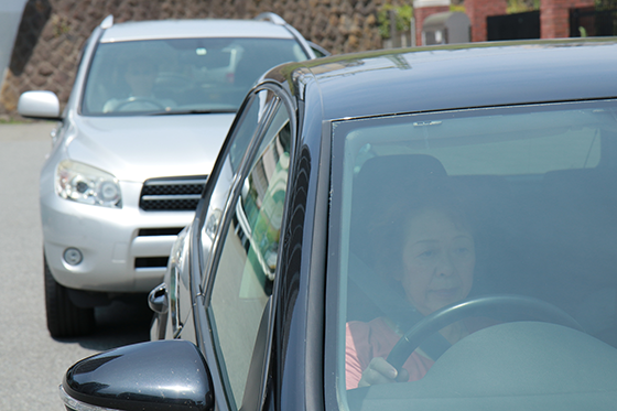 あおり運転を受けているドライバー