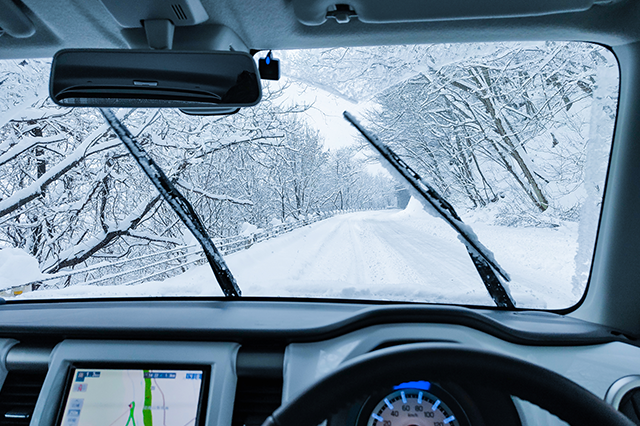 雪道のドライブ